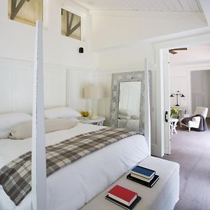 One-Bedroom King Suite